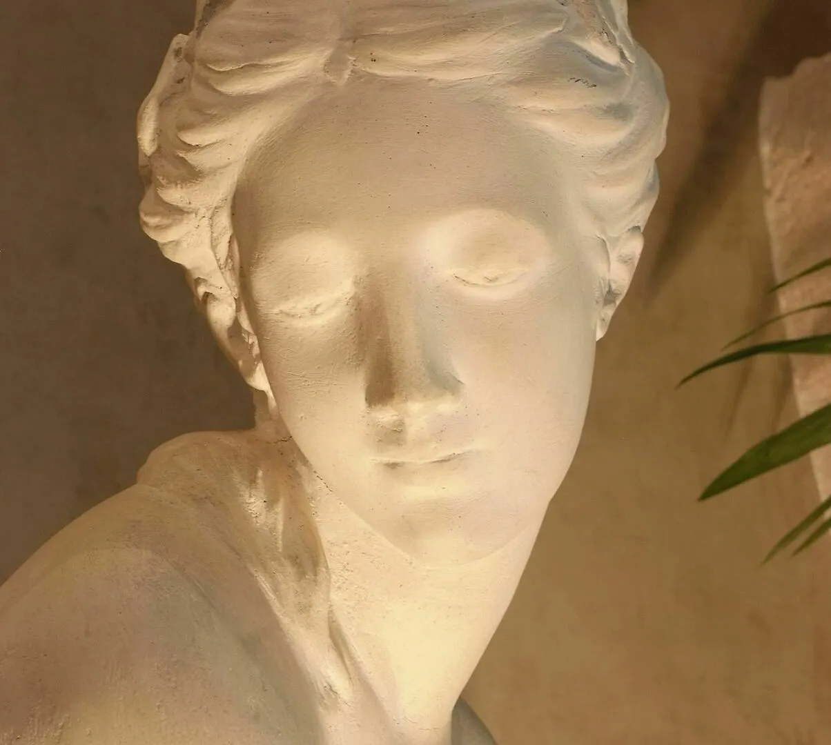 Korner Louvre Szálloda 3*