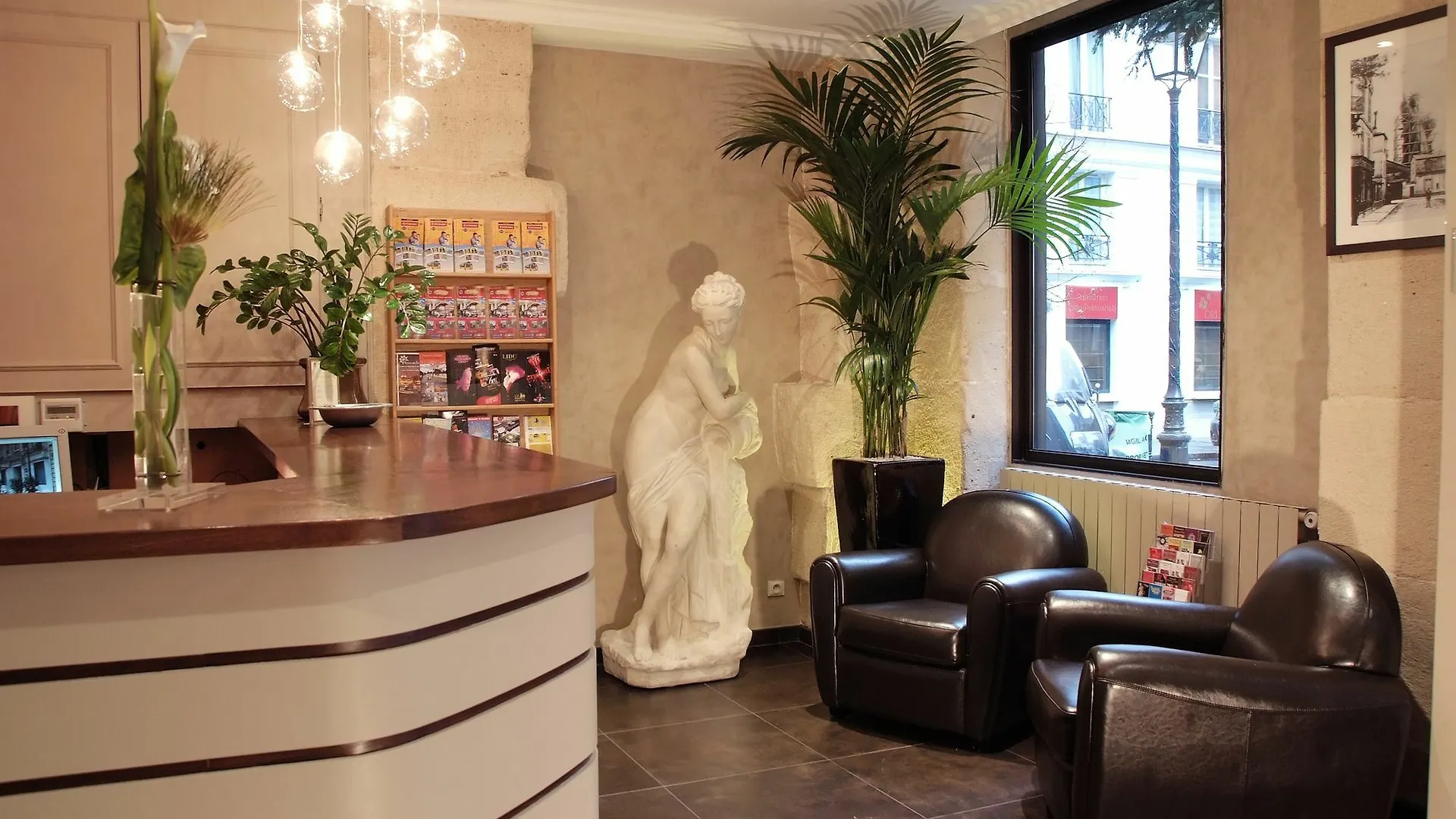 Korner Louvre Hotel 3*